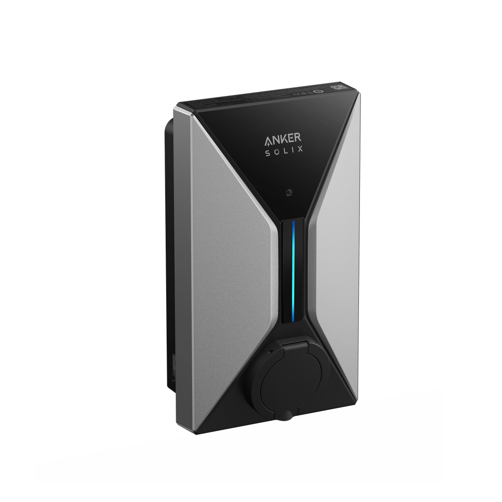 Anker SOLIX V1 Smart EV Charger Wallbox schräg von links mit Typenschild an der Oberseite und Ladesteckdose unten